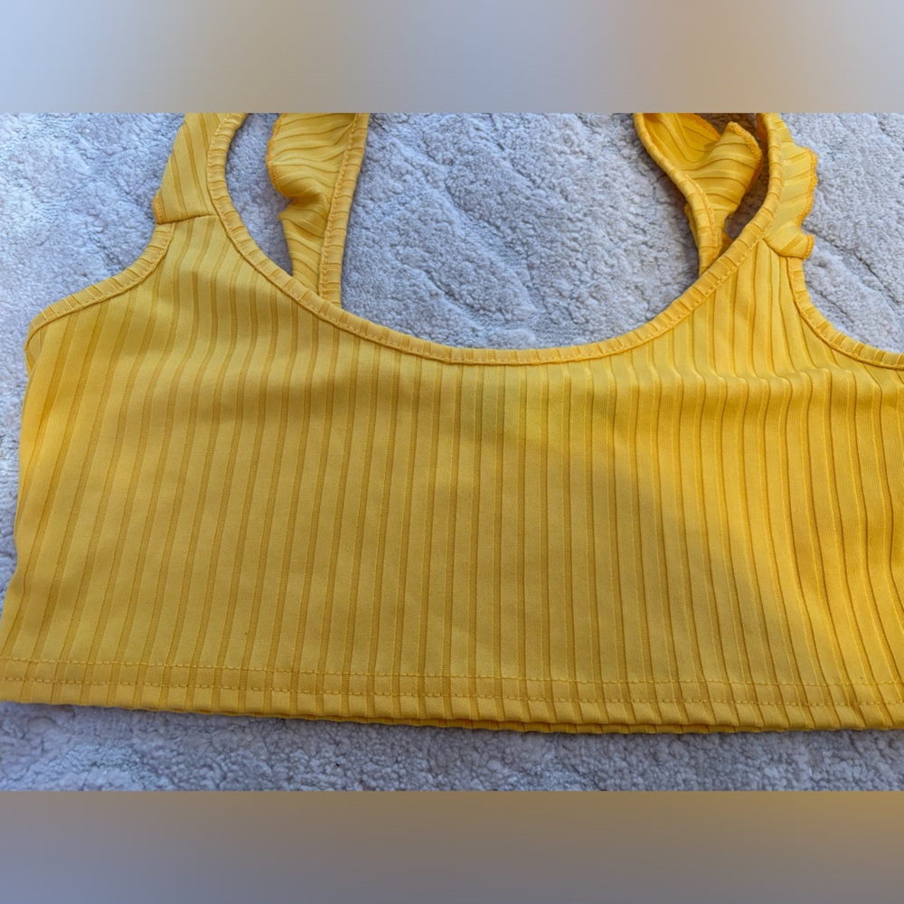 Pretty Little Thing Yellow π Ruffled Cropped Top - Picture 3 of 6
